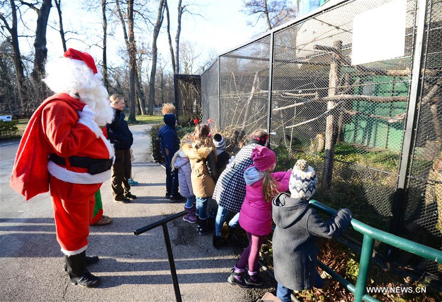 CROATIA-ZAGREB-ZOO-CHRISTMAS FOOD