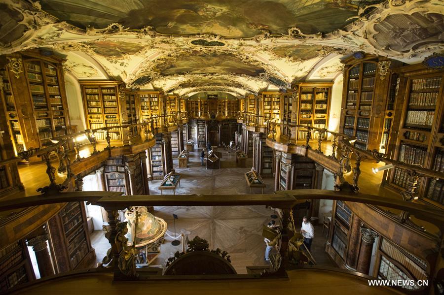 SWITZERLAND-ST.GALLEN CITY-ABBEY LIBRARY