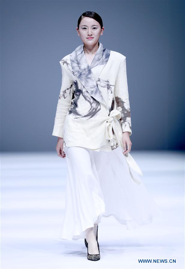 CHINA-BEIJING-GRADUATE FASHION WEEK (CN)