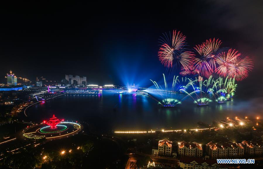 (SCO SUMMIT) CHINA-QINGDAO-SCO-LIGHTS-FIREWORKS-SHOW (CN)