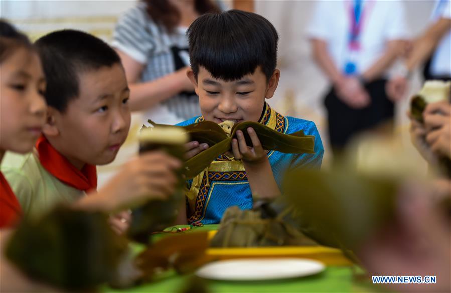 CHINA-HOHHOT-DRAGON BOAT FESTIVAL-FOLK CUSTOM (CN)