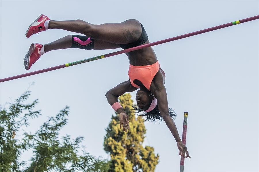 (SP)GREECE-ATHENS-ATHLETICS-STREET POLE VAULT-WOMEN