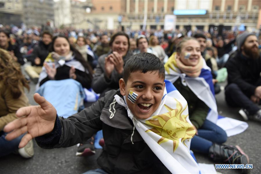 (SP)URUGUAY-MONTEVIDEO-WORLD CUP-FANS