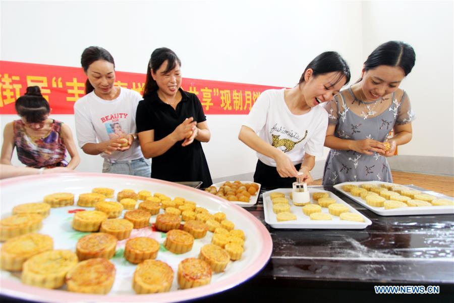 #CHINA-MOONCAKE-TRADITION (CN)