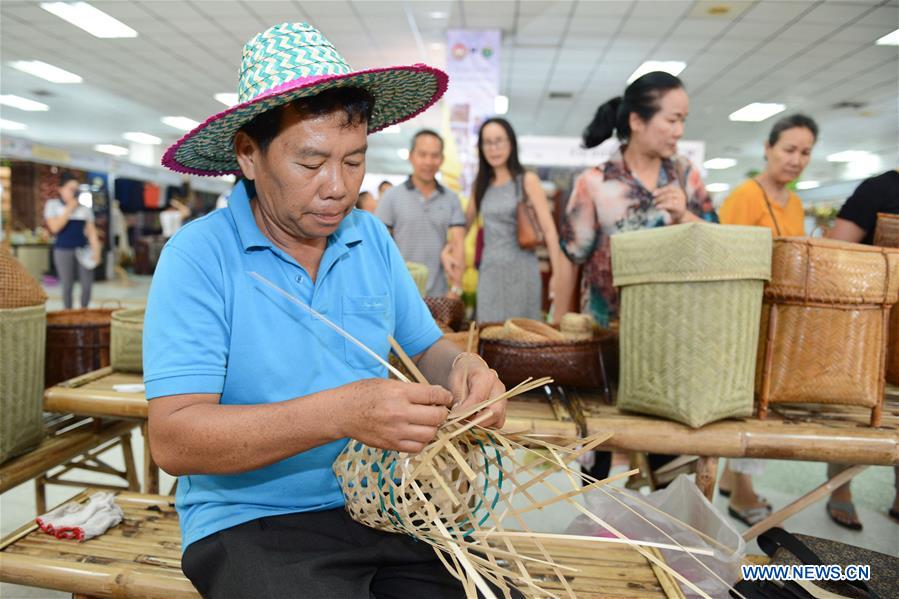 LAOS-VIENTIANE-HANDICRAFT-FESTIVAL