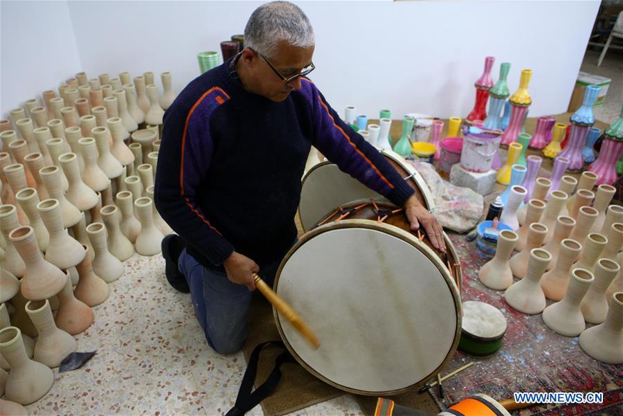 MIDEAST-HEBRON-ARTISAN-DRUM