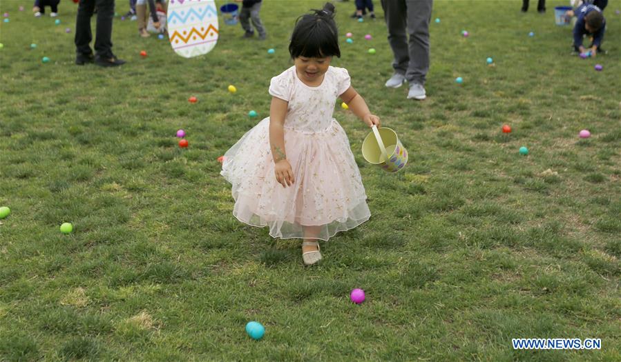 U.S.- LOS ANGELES-EASTER-EGG HUNTING 