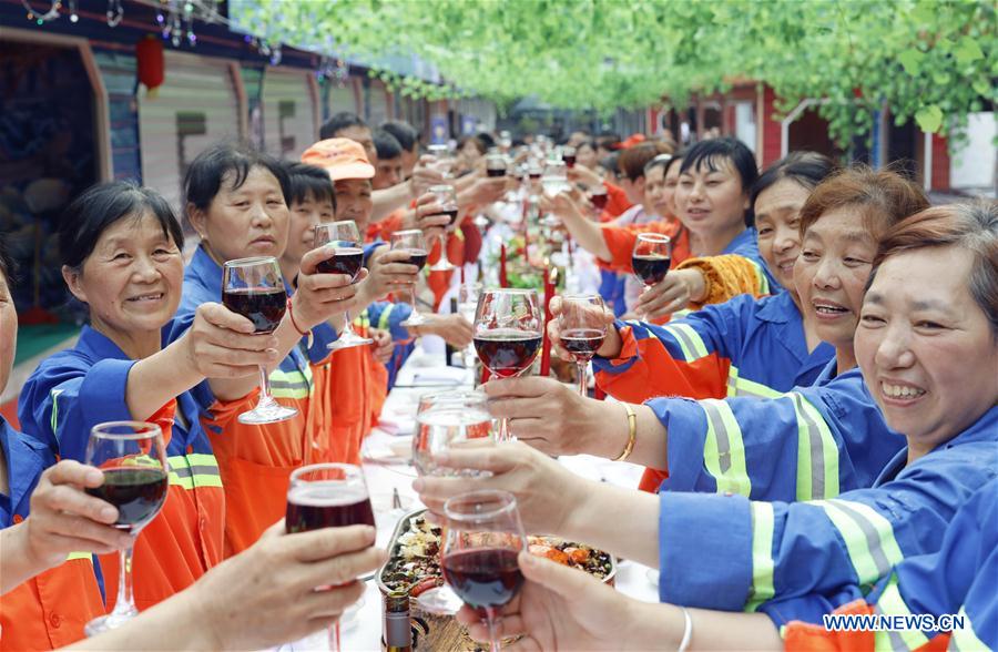 CHINA-CHONGQING-INTERNATIONAL WORKERS'DAY-CELEBRATION (CN)