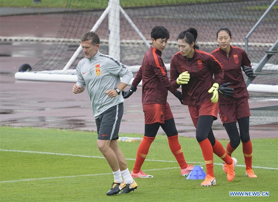 (SP)FRANCE-LE HAVRE-2019 FIFA WOMEN'S WORLD CUP-ROUND OF 16-CHINA-TRAINING SESSION