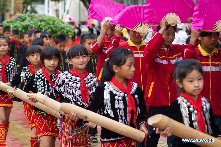 (SP)CHINA-YUNNAN-MANGSHI-MUNAO DANCING