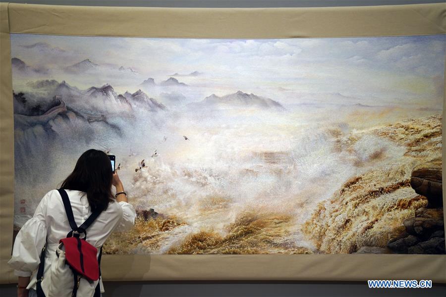 CHINA-BEIJING-ART-SUZHOU EMBROIDERY-EXHIBITION (CN)