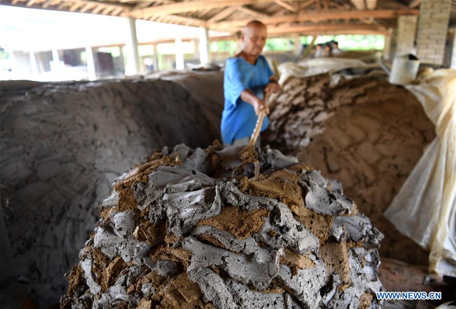 CHINA-ANHUI-CULTURAL HERITAGE-BRICK MAKING (CN)