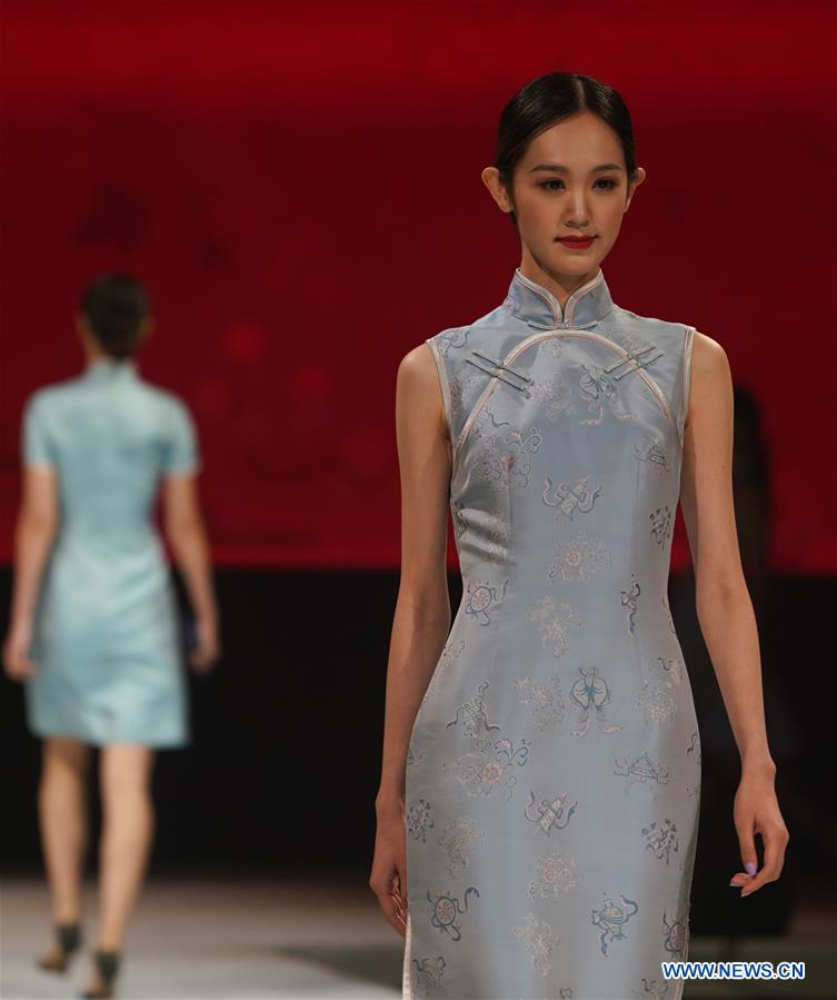 CHINA-JIANGSU-WEDDING DRESS-FASHION SHOW (CN)