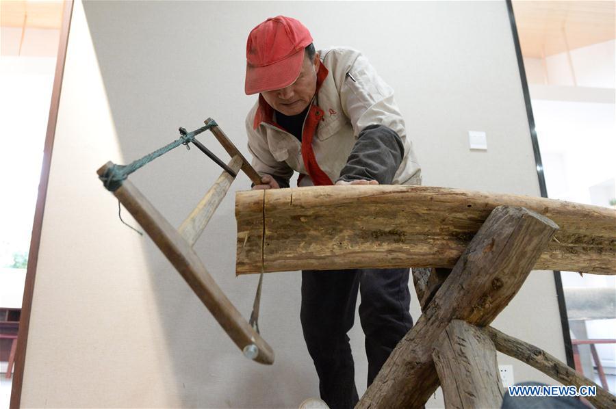 CHINA-ANHUI-JINGXIAN-WOODEN COMB(CN)