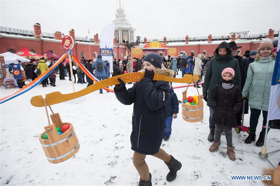 RUSSIA-ST. PETERSBURG-MASLENITSA FESTIVAL