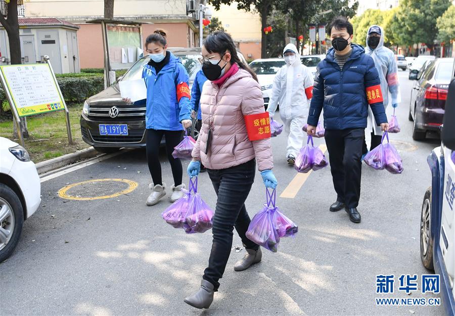 （习近平致敬的战“疫”英雄·志愿者篇·图文互动）（6）他们，微光成炬照征程