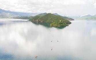 泸沽湖美景如画